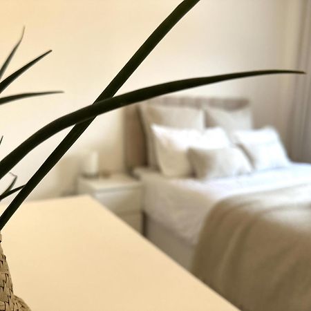 Private Room With En-Suite And Parking In Shared Flat กลาสโกว์ ภายนอก รูปภาพ