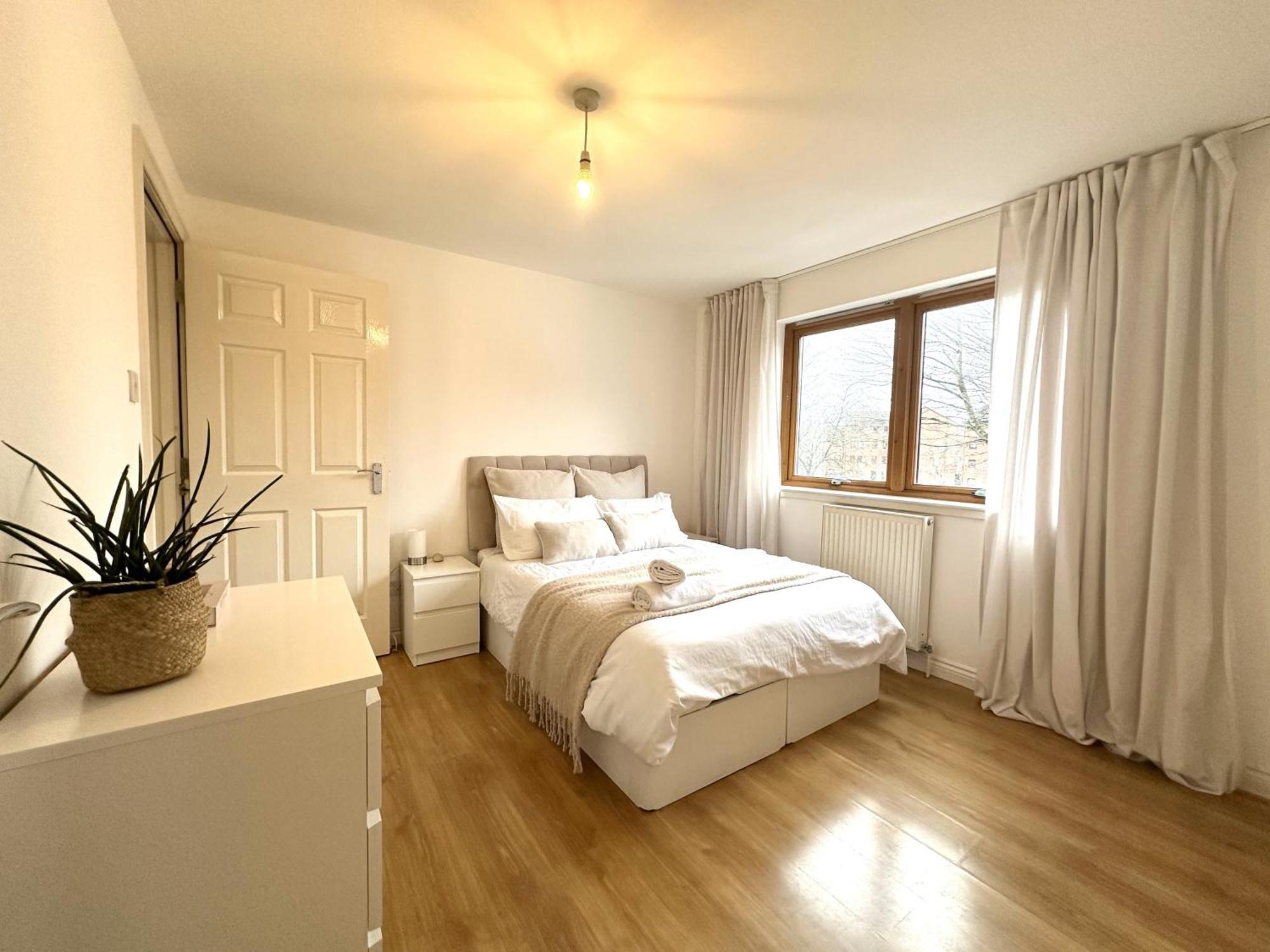 Private Room With En-Suite And Parking In Shared Flat กลาสโกว์ ภายนอก รูปภาพ